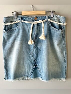 Democracy Light Blue Denim Mini Skirt Frayed Hem Rope Belt Size 14 Western Rodeo